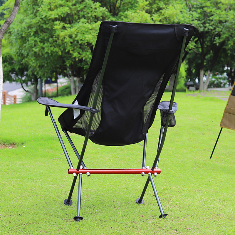 Folding chair with armrests