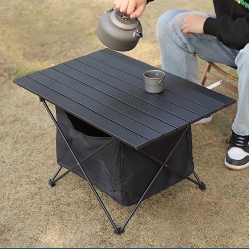 Aluminum folding table